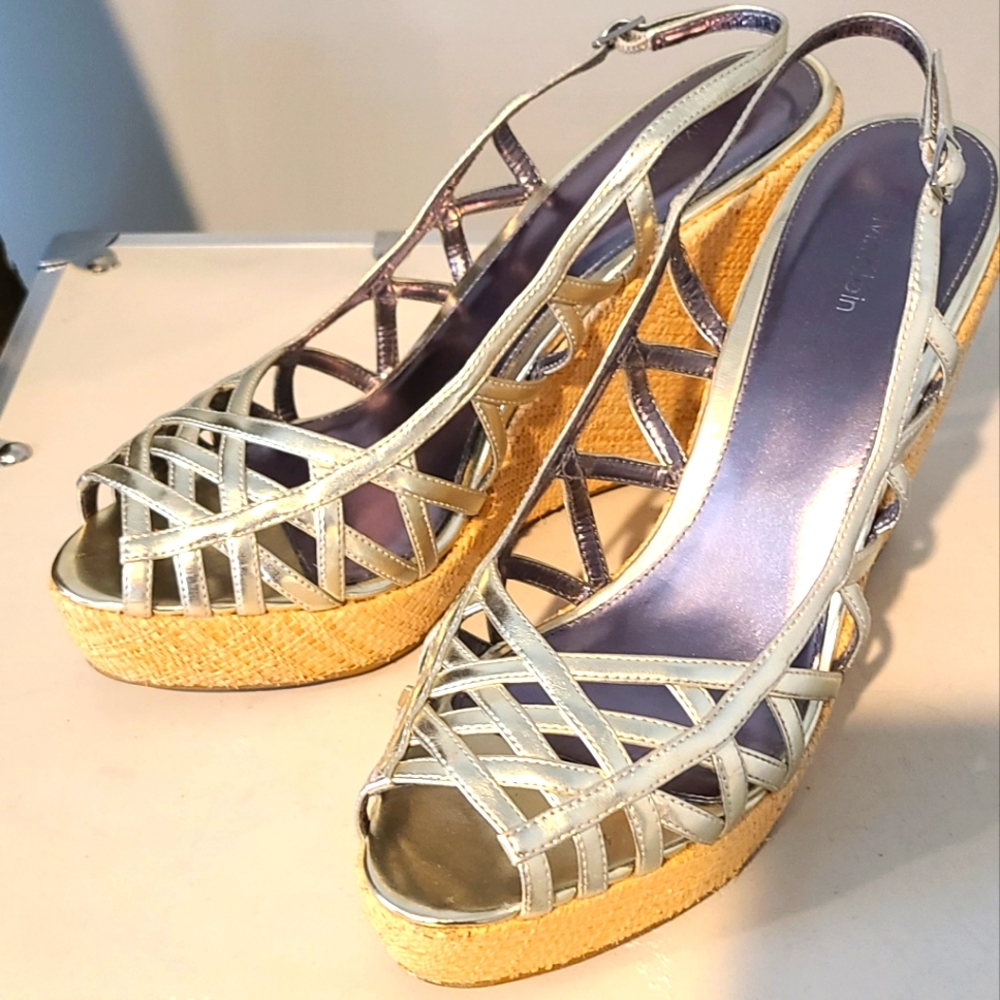 NWT Calvin Klein Metallic Wedge